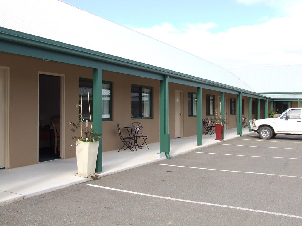 The Bakehouse Motel Goulburn Extérieur photo