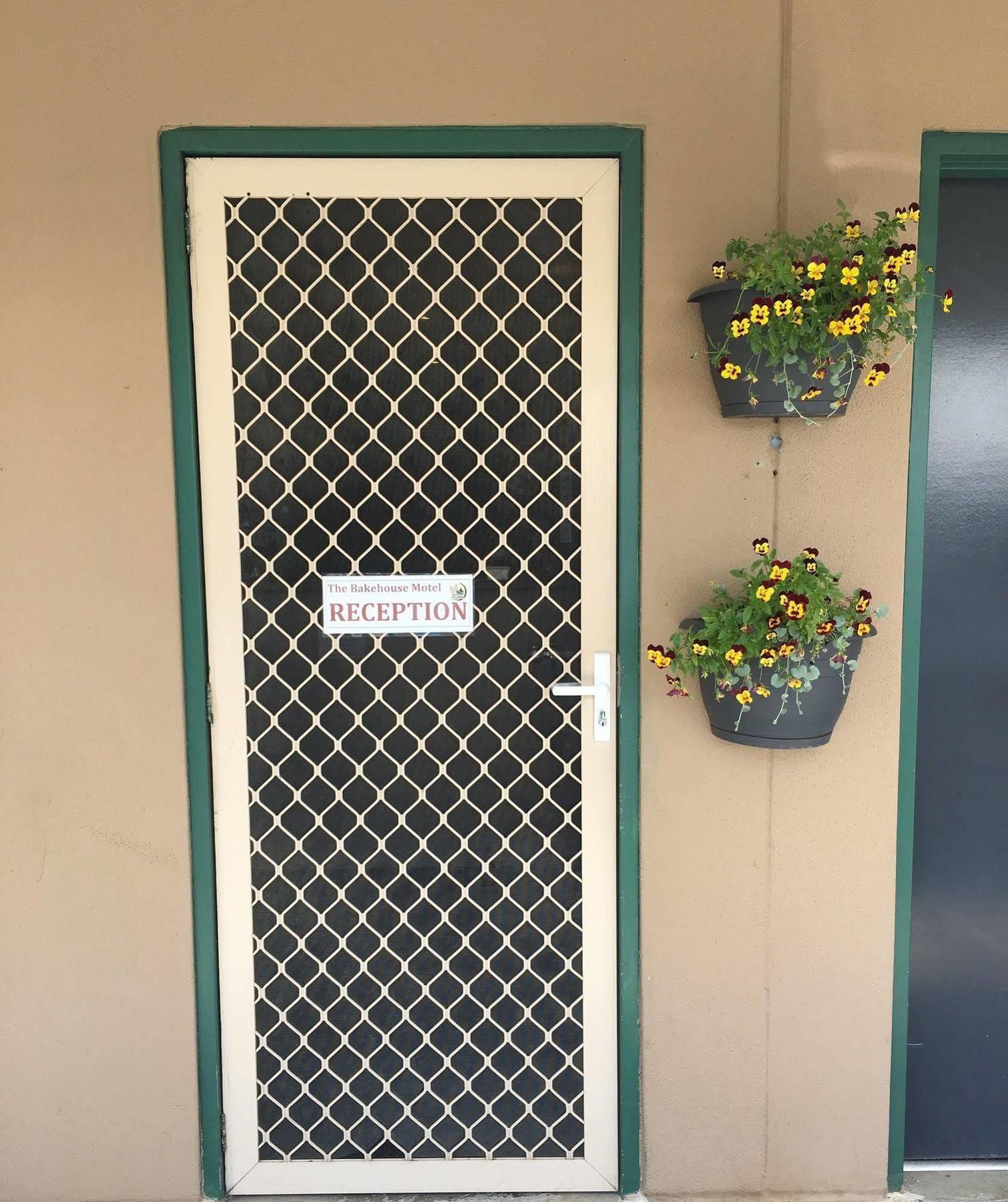 The Bakehouse Motel Goulburn Extérieur photo
